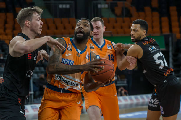 萨卡同类型 萨卡同类型